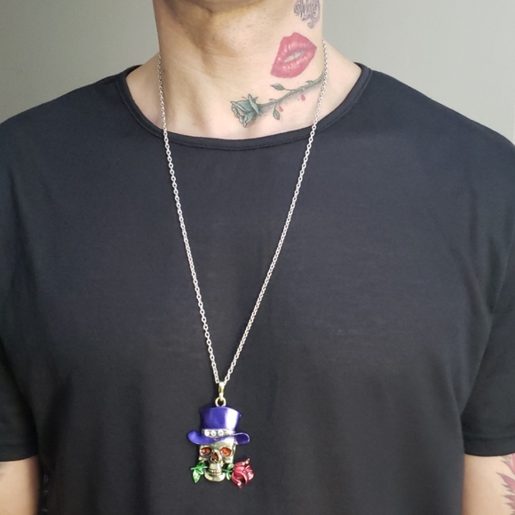 NWT Purple Skull Rose 26 inch Necklace - Picture 2 of 5